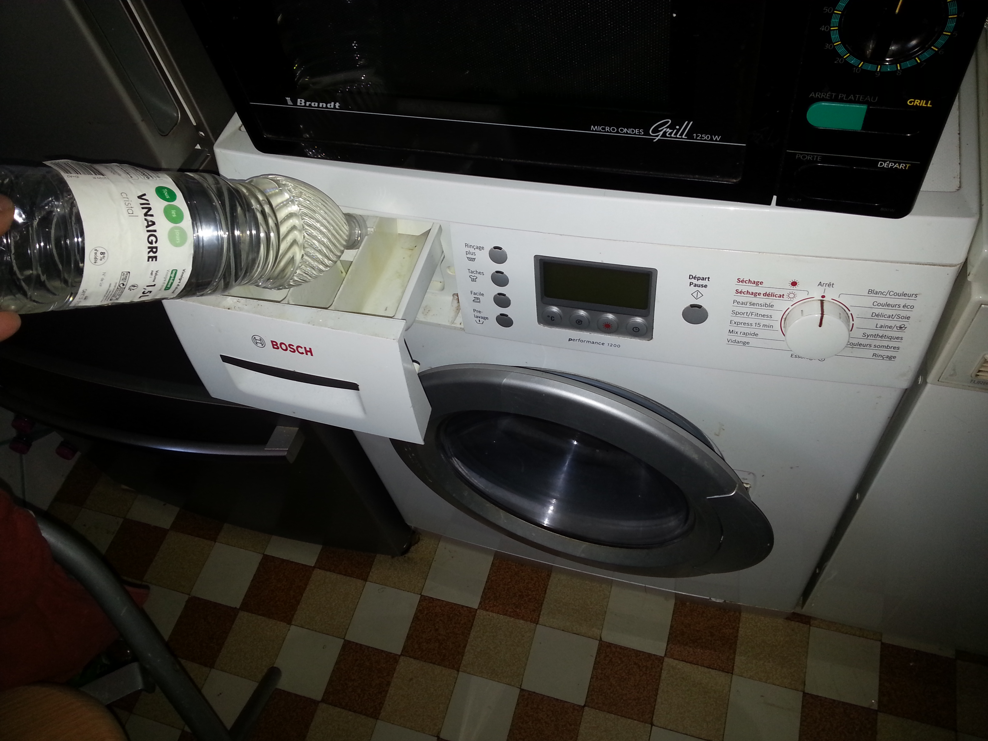 Vinaigre blanc dans le lave linge