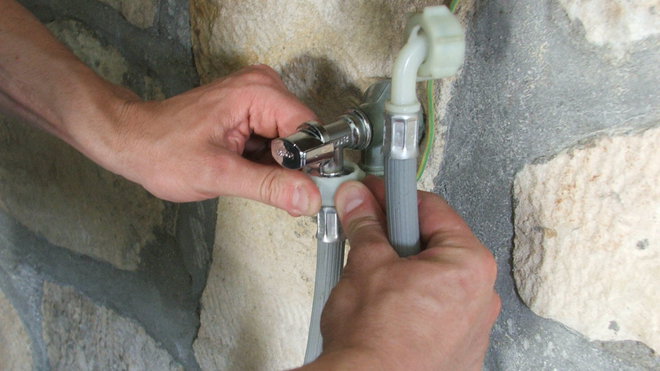 Changer robinet arrivée d'eau lave linge
