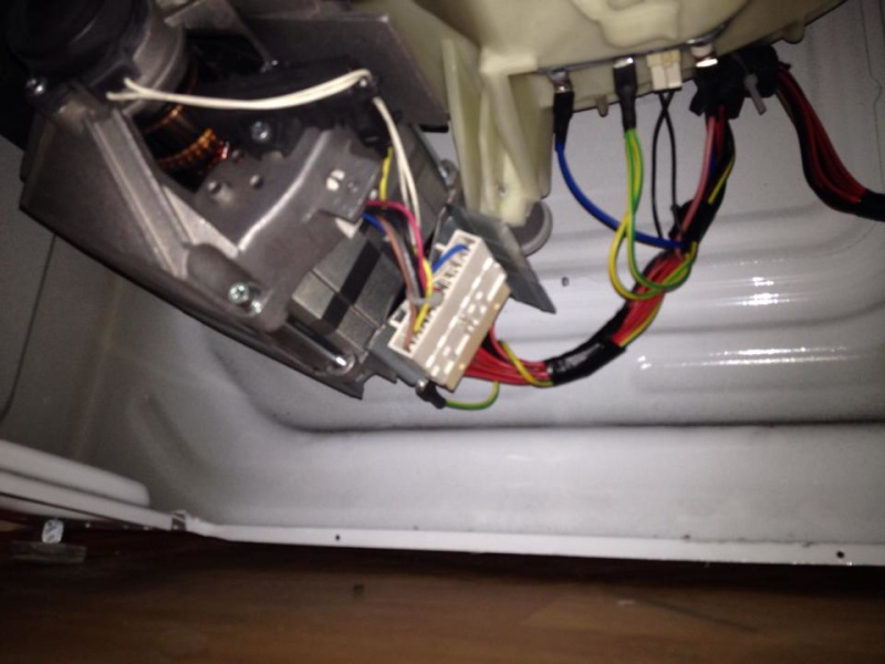 Lave linge whirlpool fscr 10432
