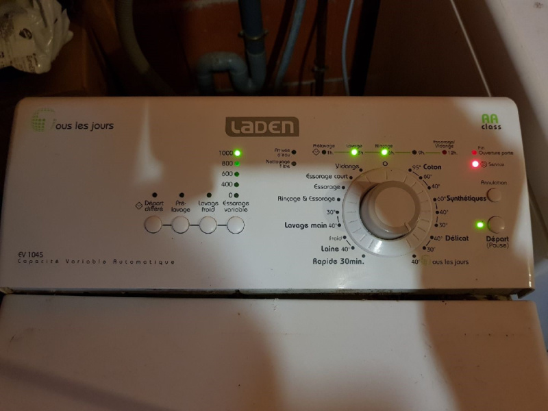 Lave linge laden voyant service allumé
