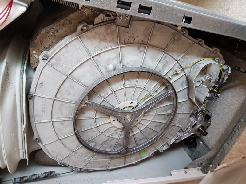 Lave linge whirlpool awe 7777
