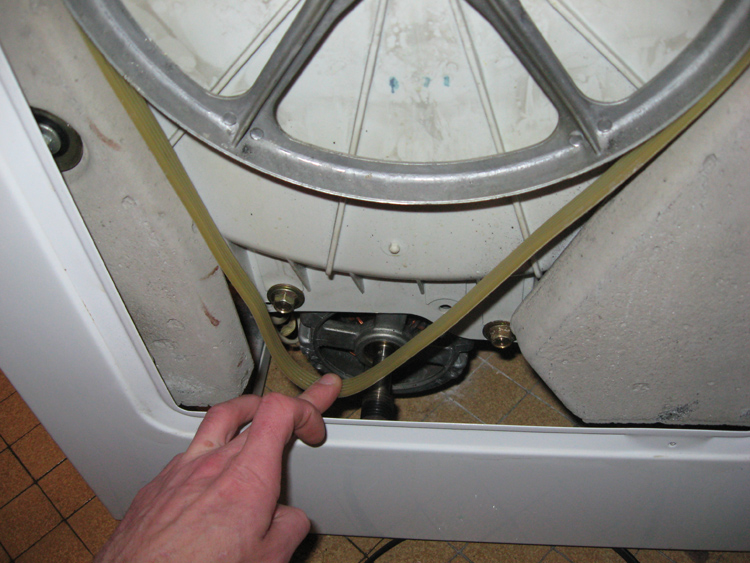Remettre une courroie de lave linge